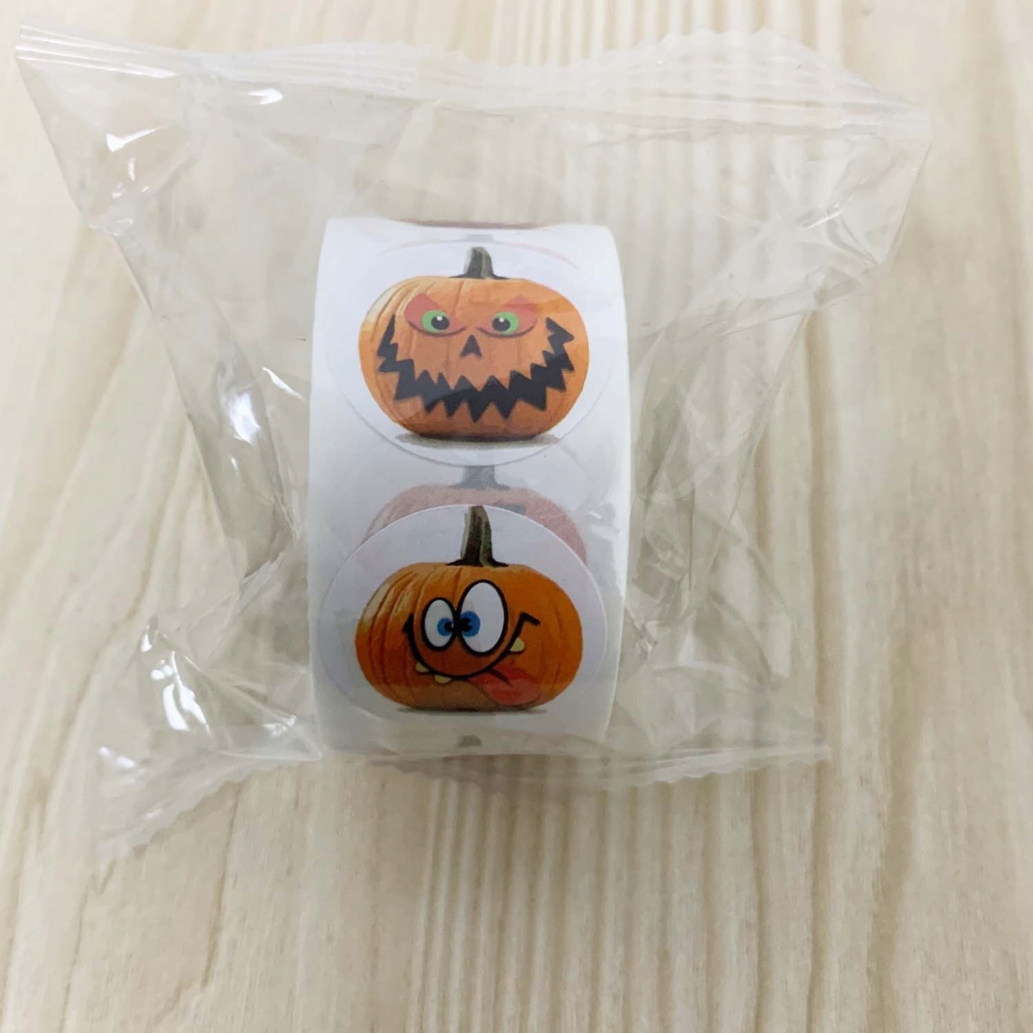 Naklejki Kolorowe na rolce Dynia Halloween 500 sztuk Dekoracje HAL-012B - obrazek 3