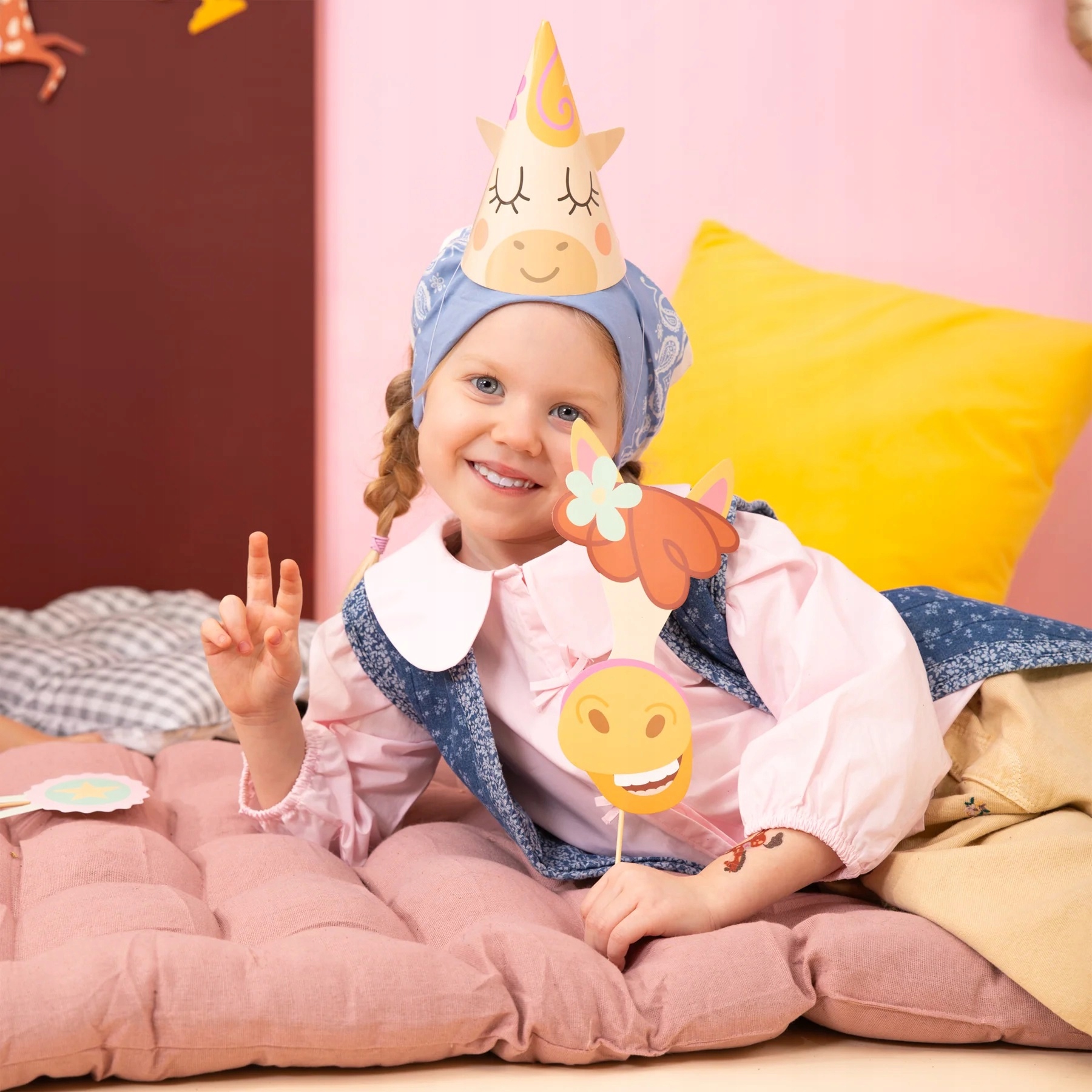 Czapeczki papierowe Koń Koniki Konie Mix 6 sztuk Urodziny K11 - obrazek 4